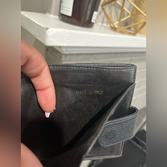 CHANEL Black Textured Leather Card Holder - Picture 5 of 7